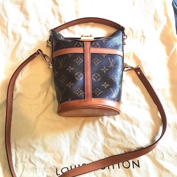 BUCKET DUFFLE LOUIS VUITTON CROSSBODY - Picture 10 of 13